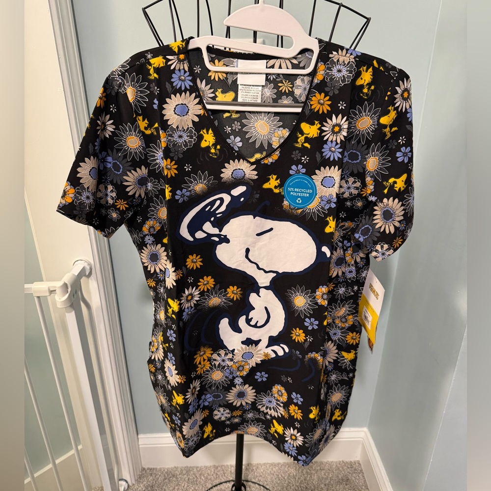 New Peanuts Woodstock Spirit Women’s scrub top Medium M Black Ceil Yellow FLAW